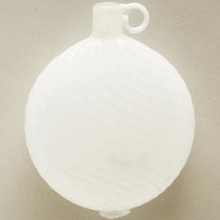 White (F0)